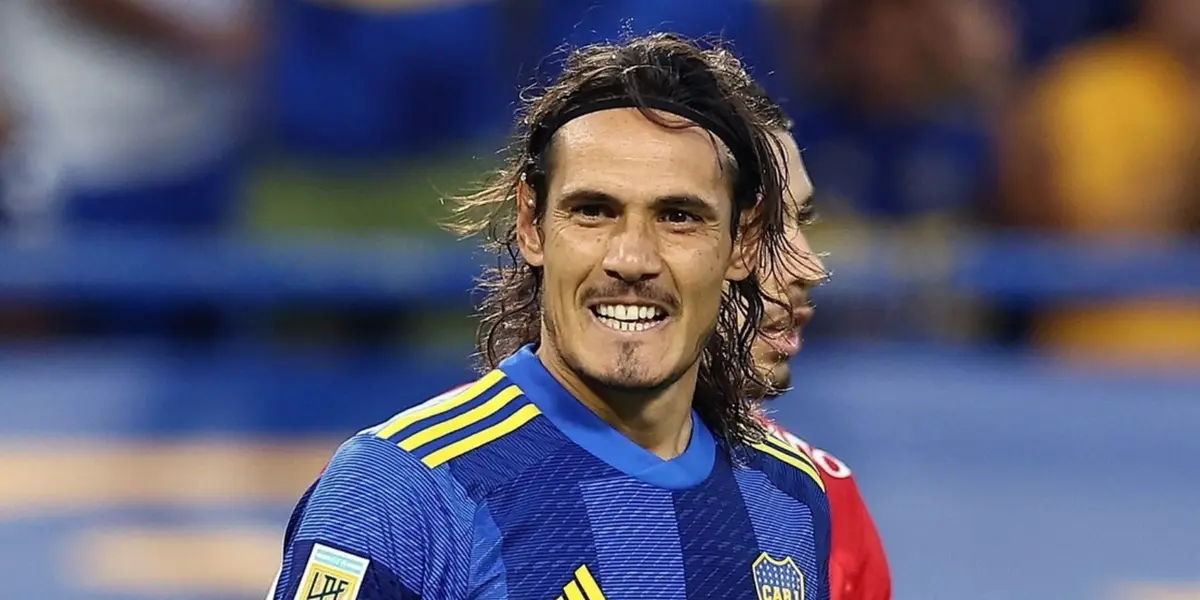 Cavani con la camiseta de Boca.