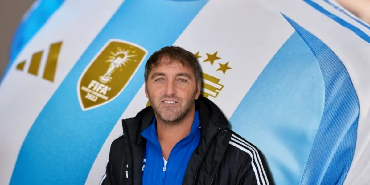 'Chapa' Retegui posa para la foto.