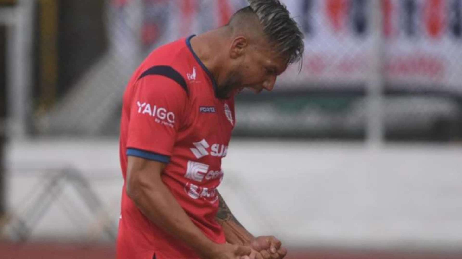 Chávez, luego de su paso en el exterior, volvió al futbol argentino pero no al xeneize