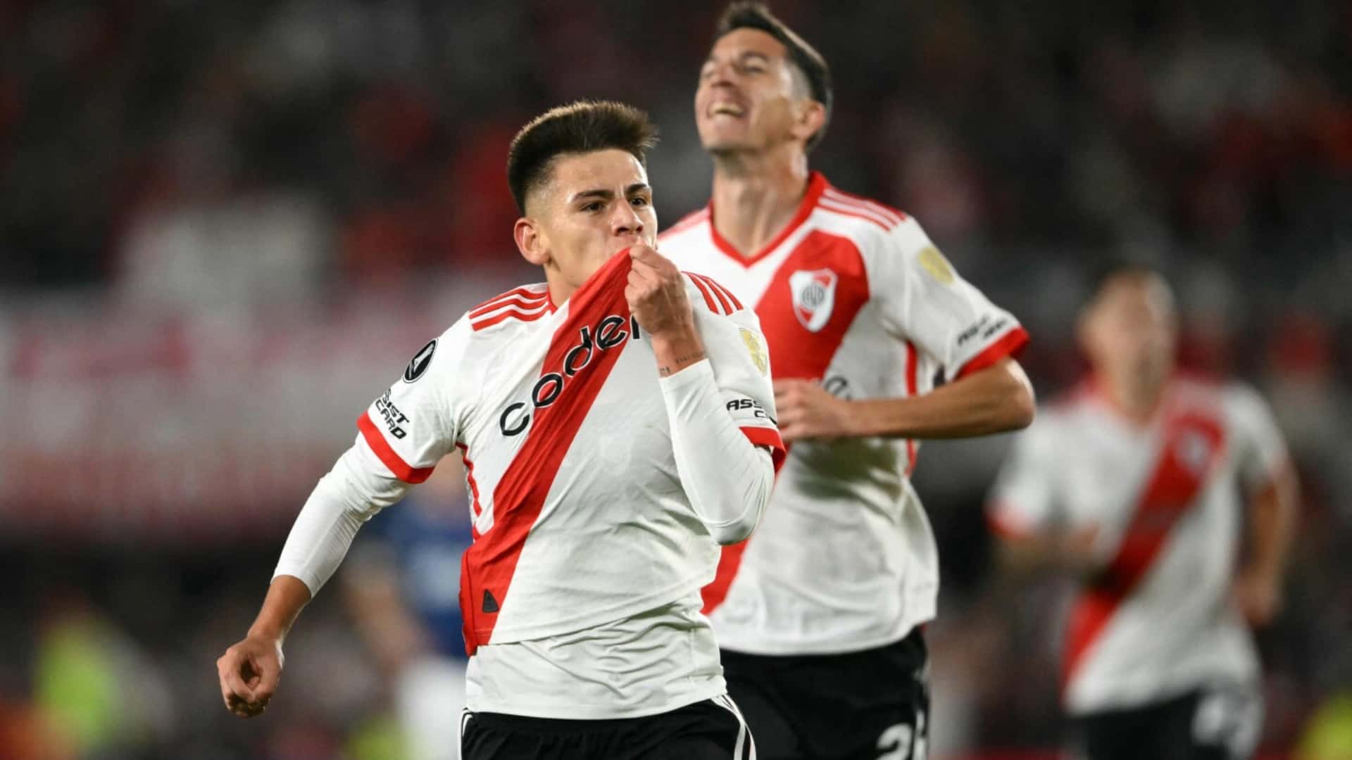 Claudio Echeverri en River contra Nacional.