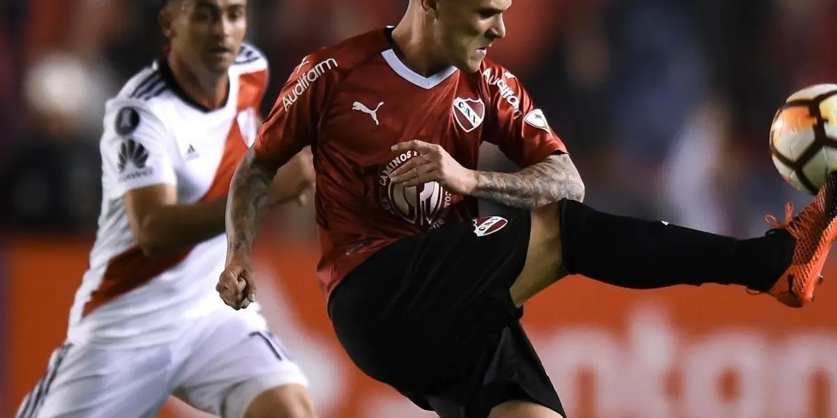 Club Atlético Boca Juniors está interesado en Fabricio Bustos, pero Club Atlético River Plate puede interferir indirectamente.