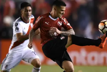 Club Atlético Boca Juniors está interesado en Fabricio Bustos, pero Club Atlético River Plate puede interferir indirectamente.