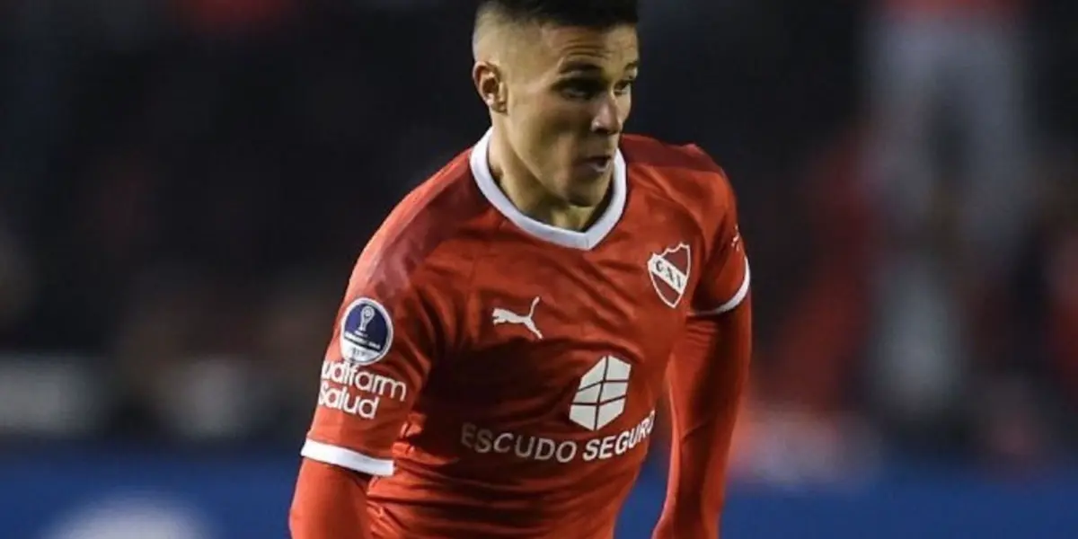 Club Atlético Boca Juniors está negociando con Club Atlético Independiente por Fabricio Bustos, lo cual no gusta mucho a los hinchas xeneizes.