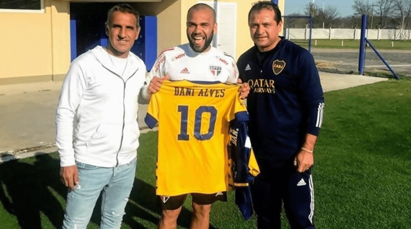 Club Atlético Boca Juniors idea una estrategia para contratar a Dani Alves.