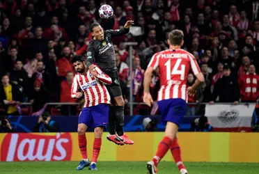 Club Atlético de Madrid anunció el fichaje de un defensa argentino, quien se compara a si mismo con los mejores del mundo.