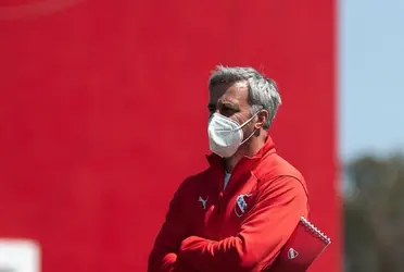 Club Atlético Independiente se prepara para su primer partido en la Copa de la Liga Profesional y Lucas Pusineri piensa en una estrategia para cambiar el mal rendimiento del equipo.