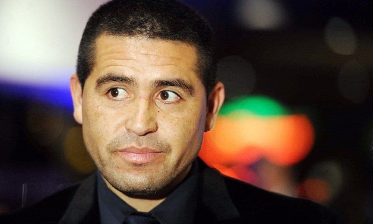 Compartió vestuario con Román en el Xeneize y lo definió como mal compañero
