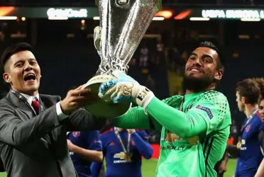 Completamente relegados del equipo por el técnico del Manchester United, Rojo y Romero preparan su salida.