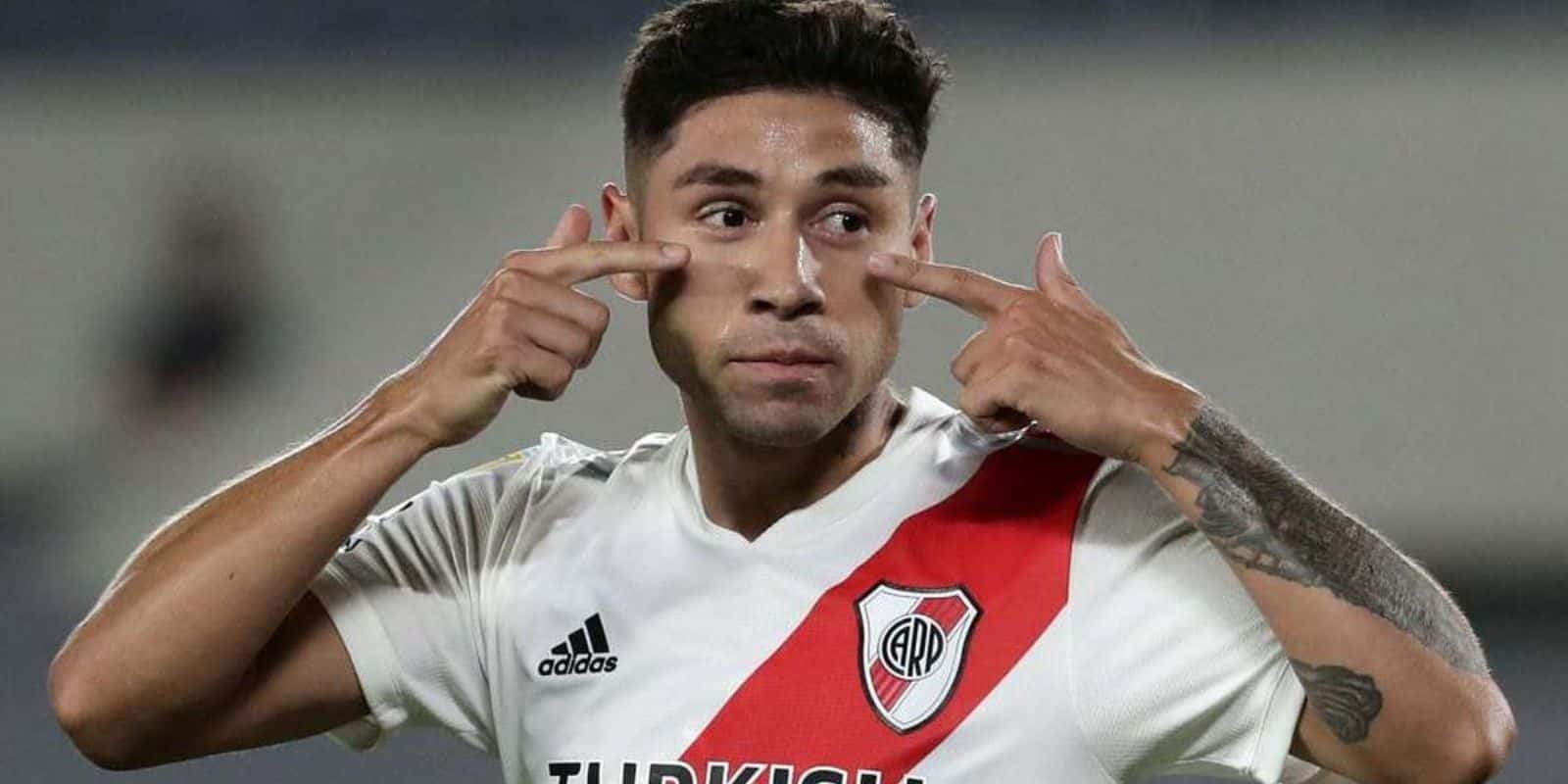 Con el afán de volver a tener un lateral derecho confiable, lo pagaron millones, pero no rindió y ya podría ser vendido.