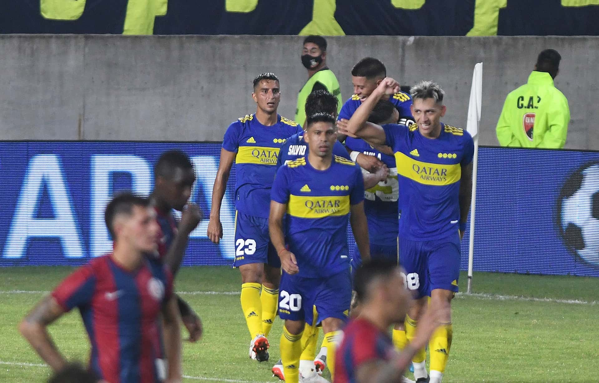 Con gol de Luis Vázquez, El Xeneize se impuso 1 a 0 ante el Ciclón y se consagró en el Torneo Internacional de Verano.