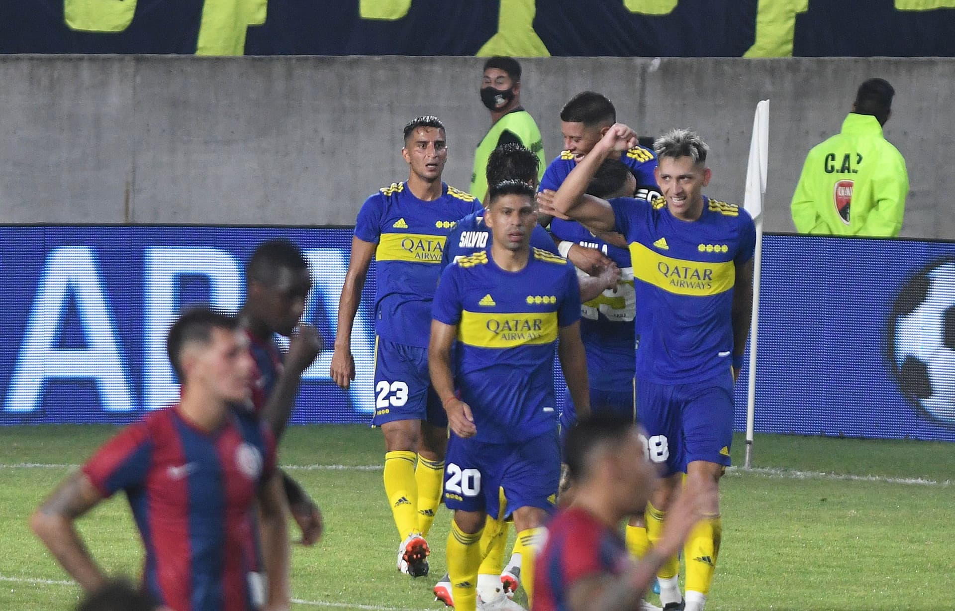 Con gol de Luis Vázquez, El Xeneize se impuso 1 a 0 ante el Ciclón y se consagró en el Torneo Internacional de Verano.