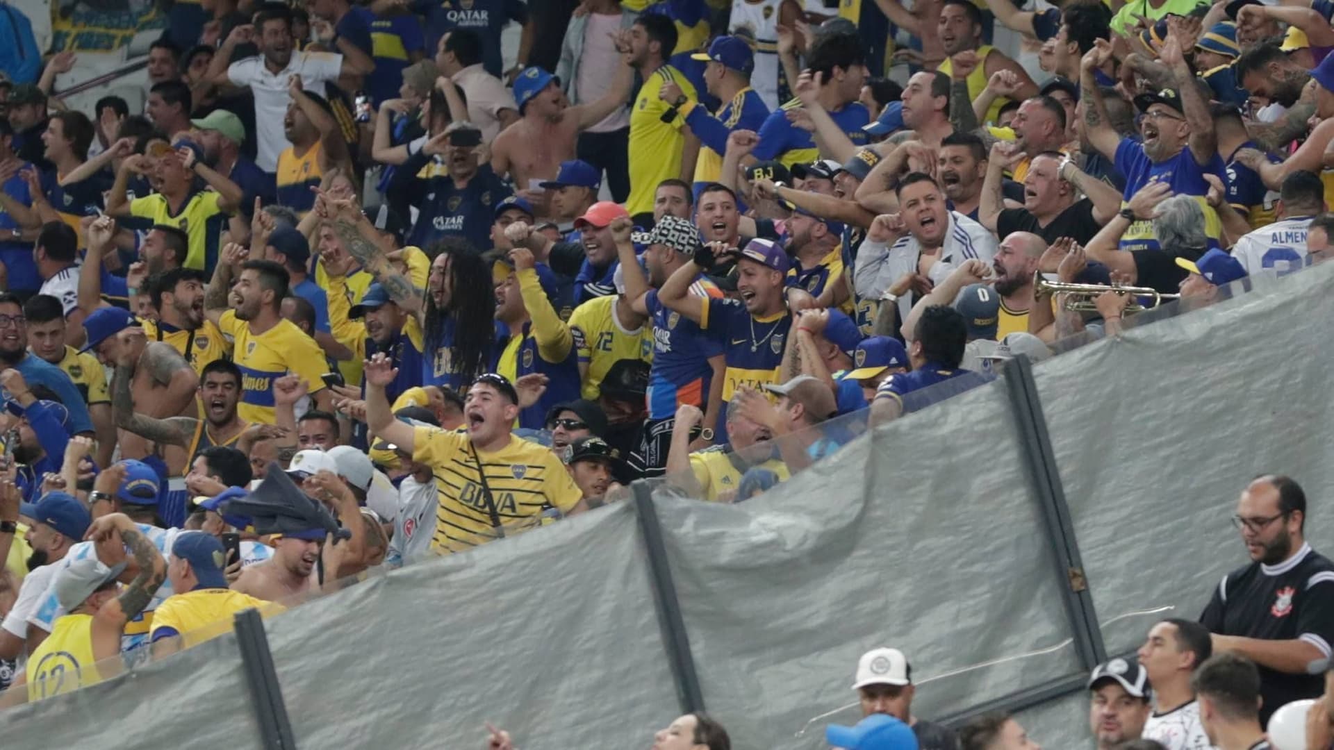Conmebol multó al Xeneize luego de los actos racistas que se dieron en la Bombonera ante el Timao en la Copa Libertadores.