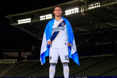 Cristian Pavón entrará en una novela que protagonizará una negociación para llegar a un punto medio entre lo que quiere el Club Atlético Boca Juniors y Los Angeles Galaxy.