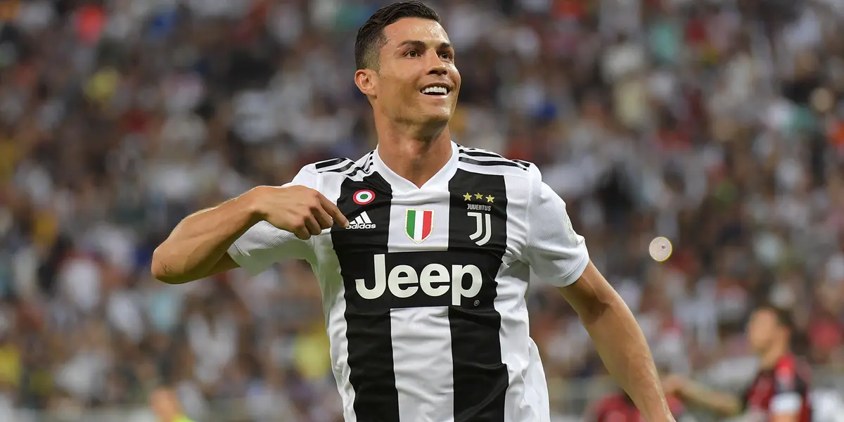 Cristiano Ronaldo es uno de los mejores jugadores de la historia del fútbol y actualmente se desempeña como futbolista de la Juventus que ante los rumores de su salida le puso precio al jugador, 29 millones de euros para el club que lo quiera fichar ¿Cuánto cobra el portugués? Enterate de toda la información acá.