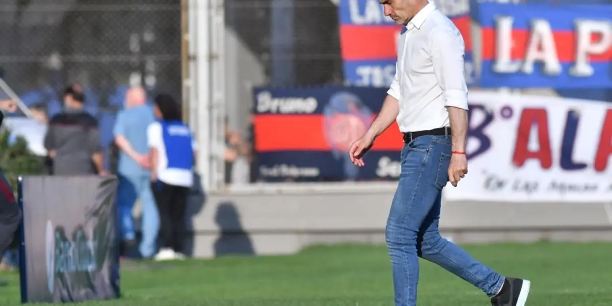 Cuando parecía que el DT seguiría una fecha más, hasta el clásico, la dirigencia tomó la decisión de que se vaya.