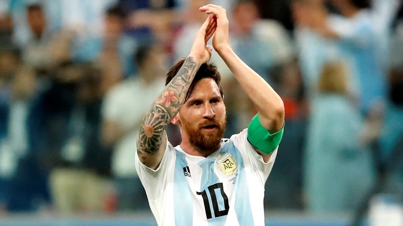 Cuando se conoció el sorte de Qatar 2022, la cuenta oficial de la selección polaca ninguneó al capitan argentino. Luego, la cuenta de la Albiceleste salió a responder.