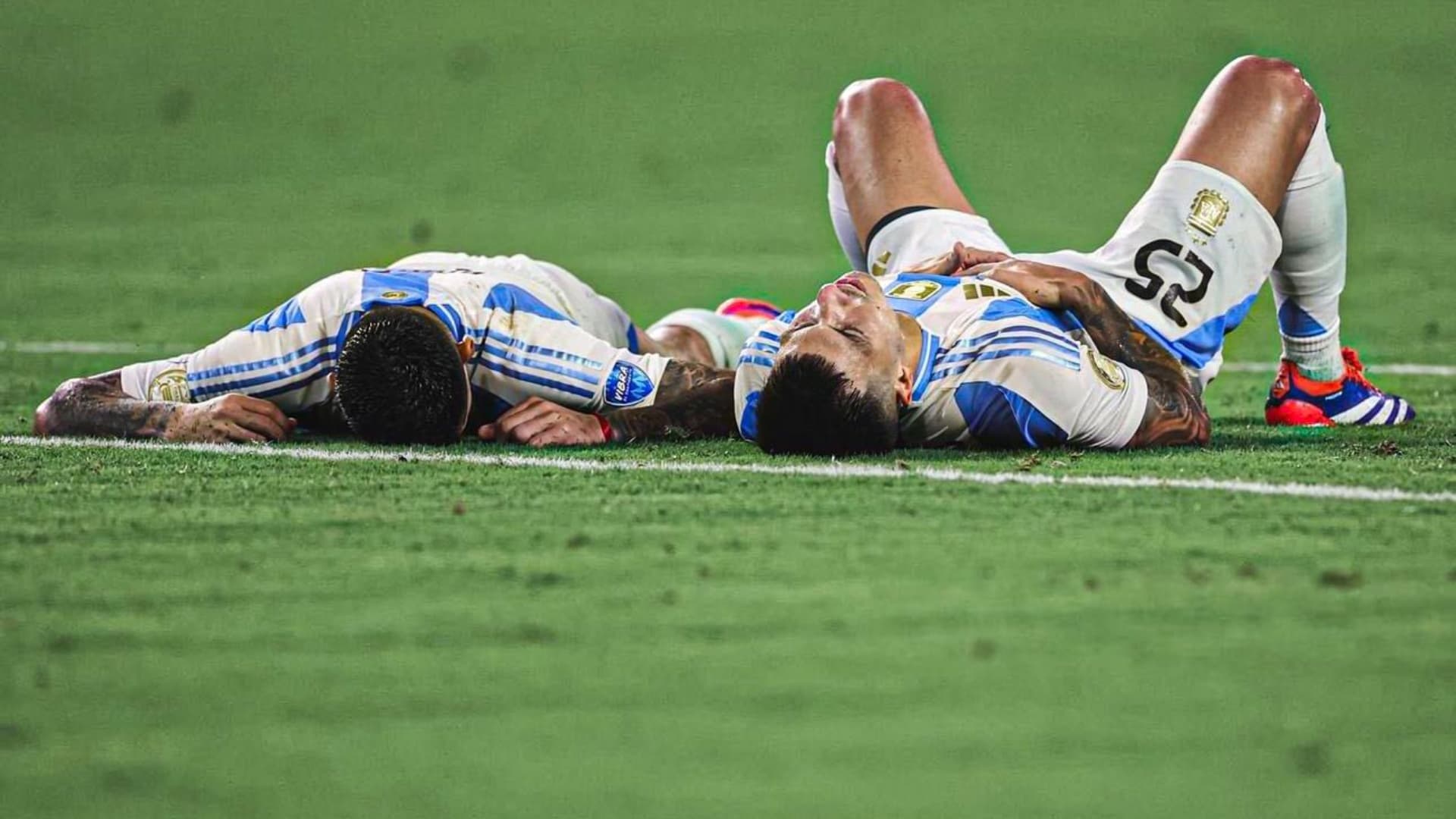Cuti Romero y Lisandro Martínez