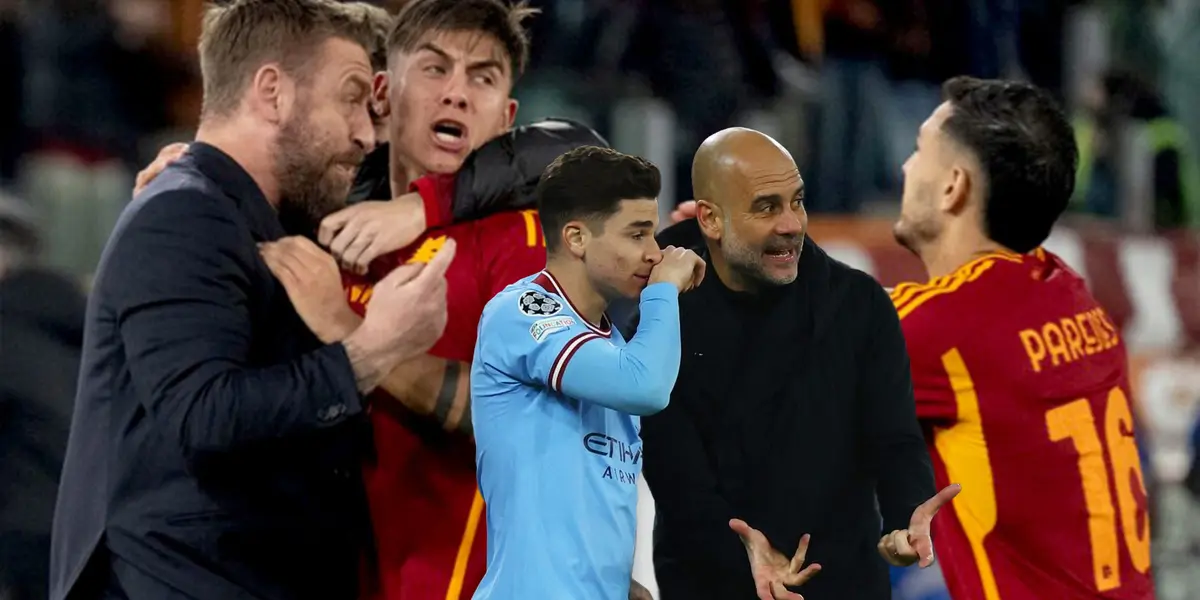 Daniele de Rossi festeja un gol de la Roma con Paulo Dybala y Leandro Paredes