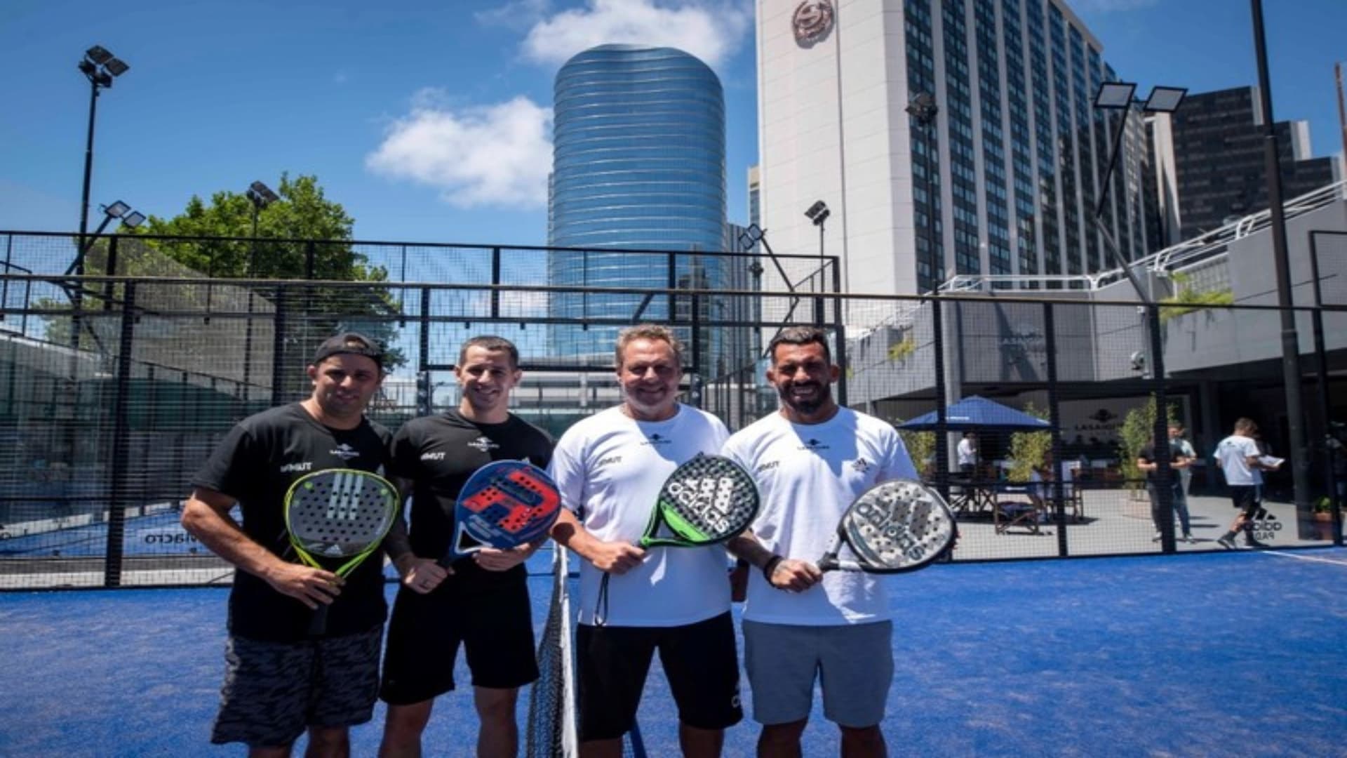 De brillar en europa, a jugar al padel (El Gráfico)