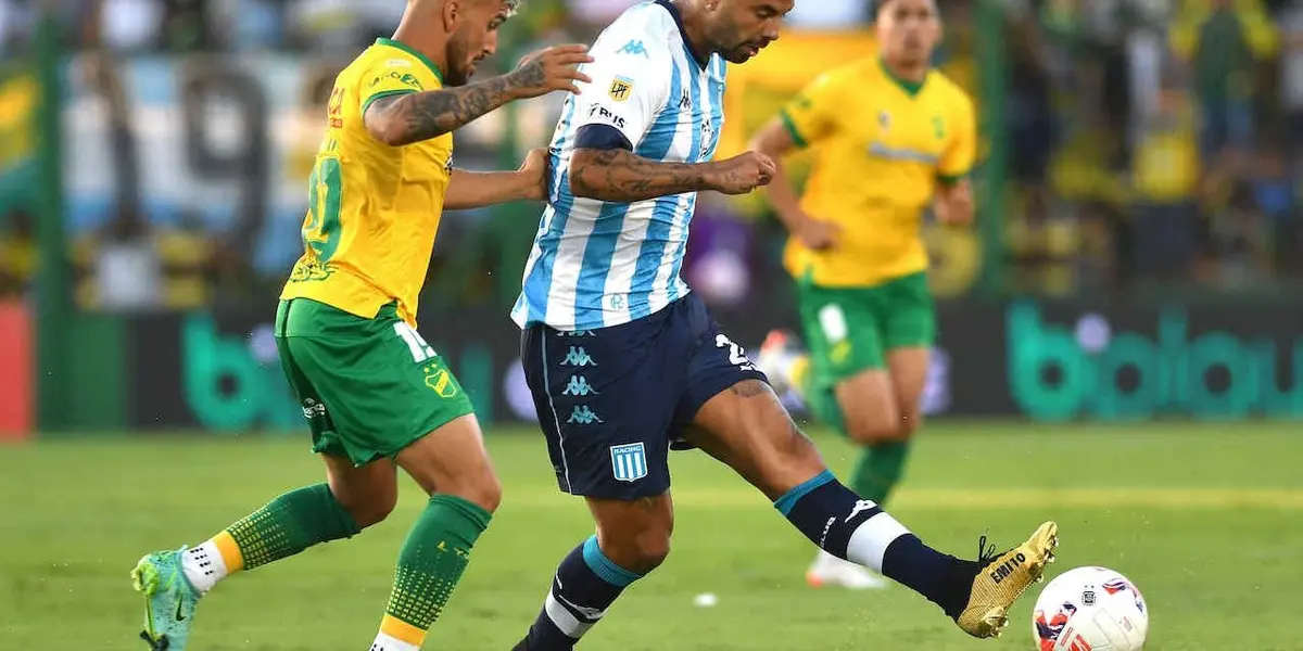 De penal, el colombiano marcó para el 1 a 0 de la Academia ante Defensa y Justicia.