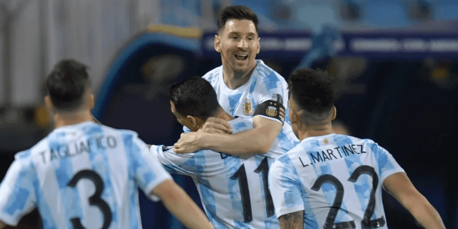 Debido a la situación económica en su casa, colaboró a sus padres desde pequeño y en la actualidad espera ganar un Mundial