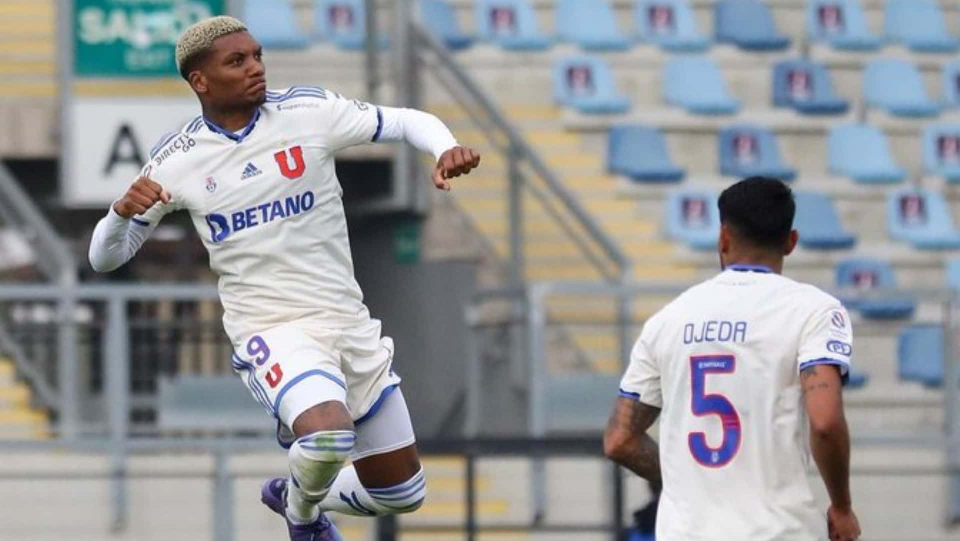 Dejó Rosario Central para jugar en Universidad de Chile, este domingo tuvo su debut en la Copa Chile