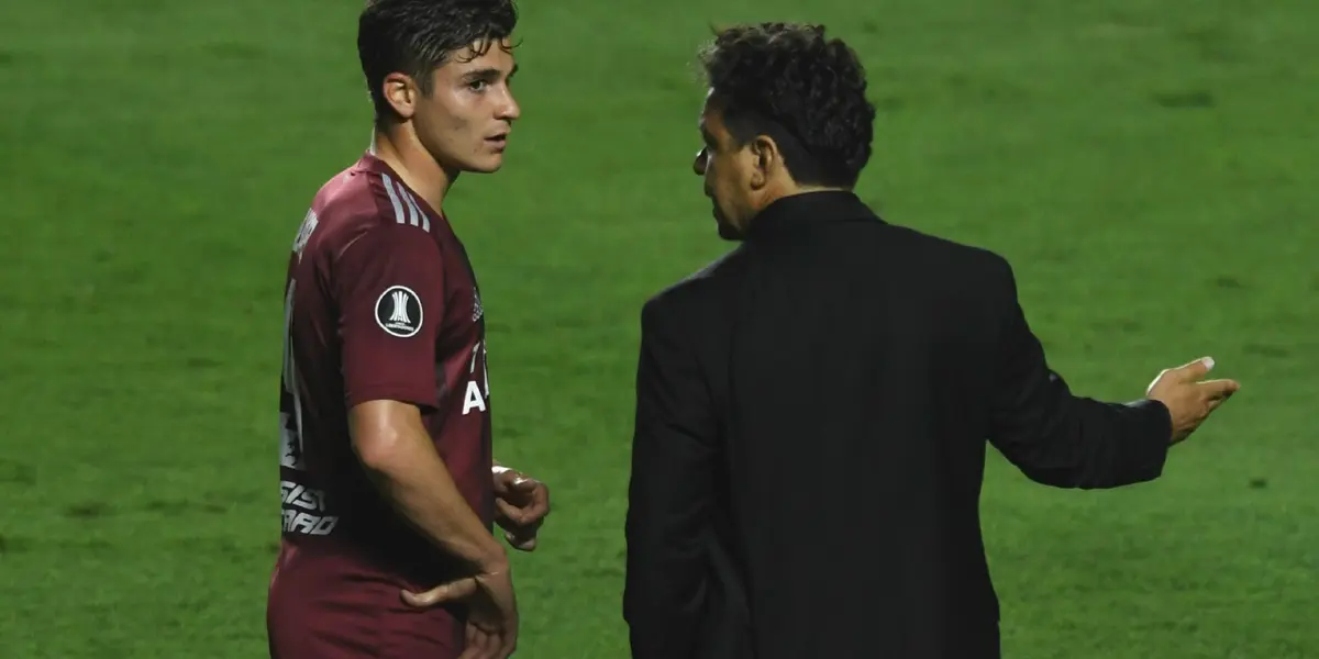 Descubrí cuál es el destino al que podría emigrar Julián Álvarez si no recupera la titularidad en River Plate.