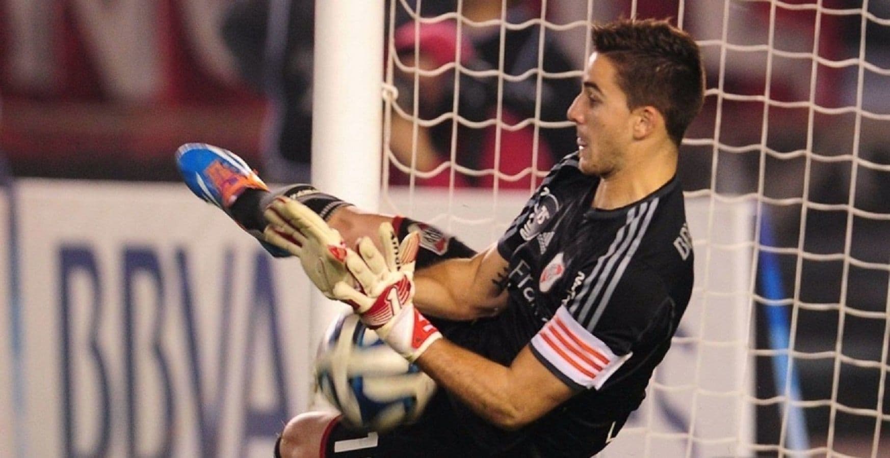 Descubrí qué fue lo que pasó con Leandro Chichizola, que se convirtió en un don nadie en Europa luego de ser el héroe de River Plate en el Torneo Final 2014 y valer millones.