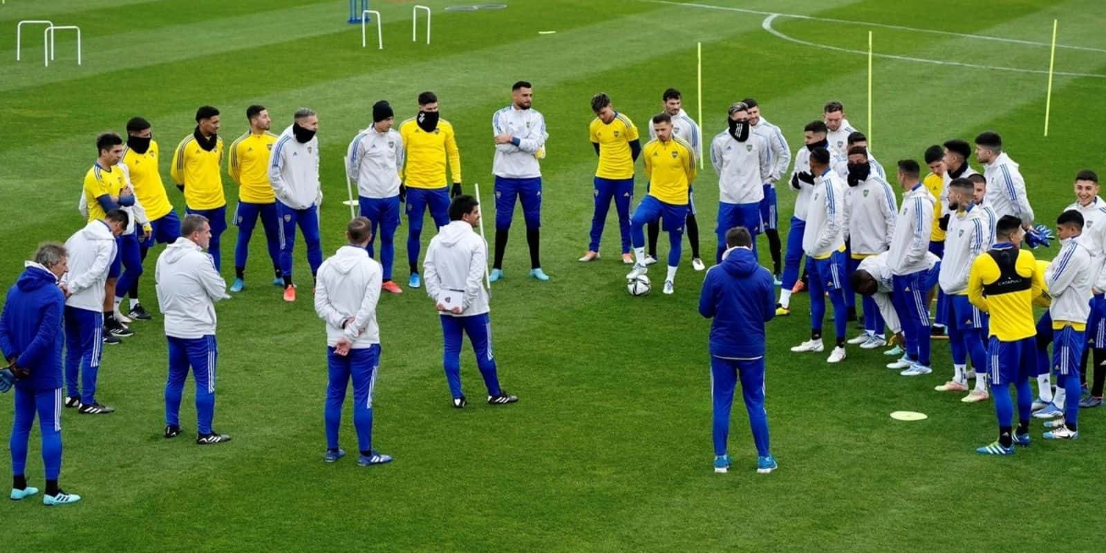 Después de una jornada inundada de tristeza, el Xeneize pone su cabeza en el torneo y podría contar con dos importantes retornos.