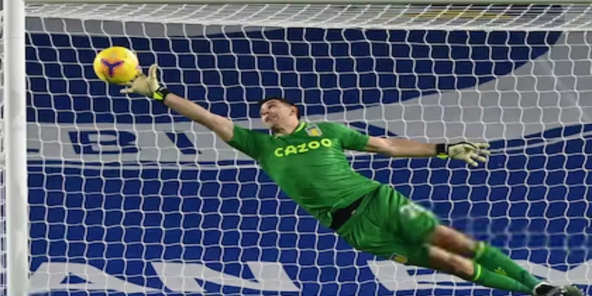 Dibu Martínez ganó otro premio como arquero