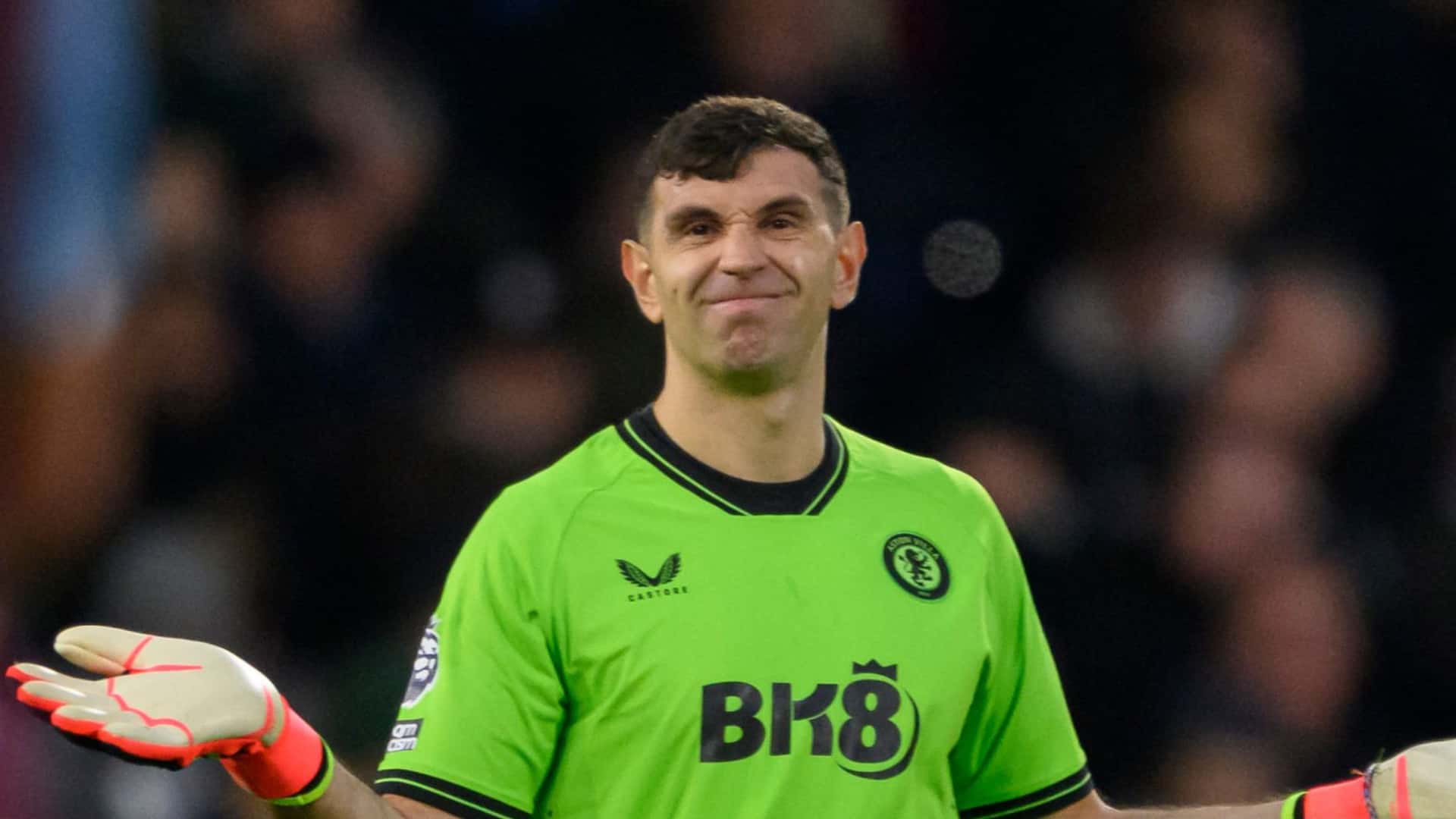 ¿Dibu Martínez se va del Aston Villa?