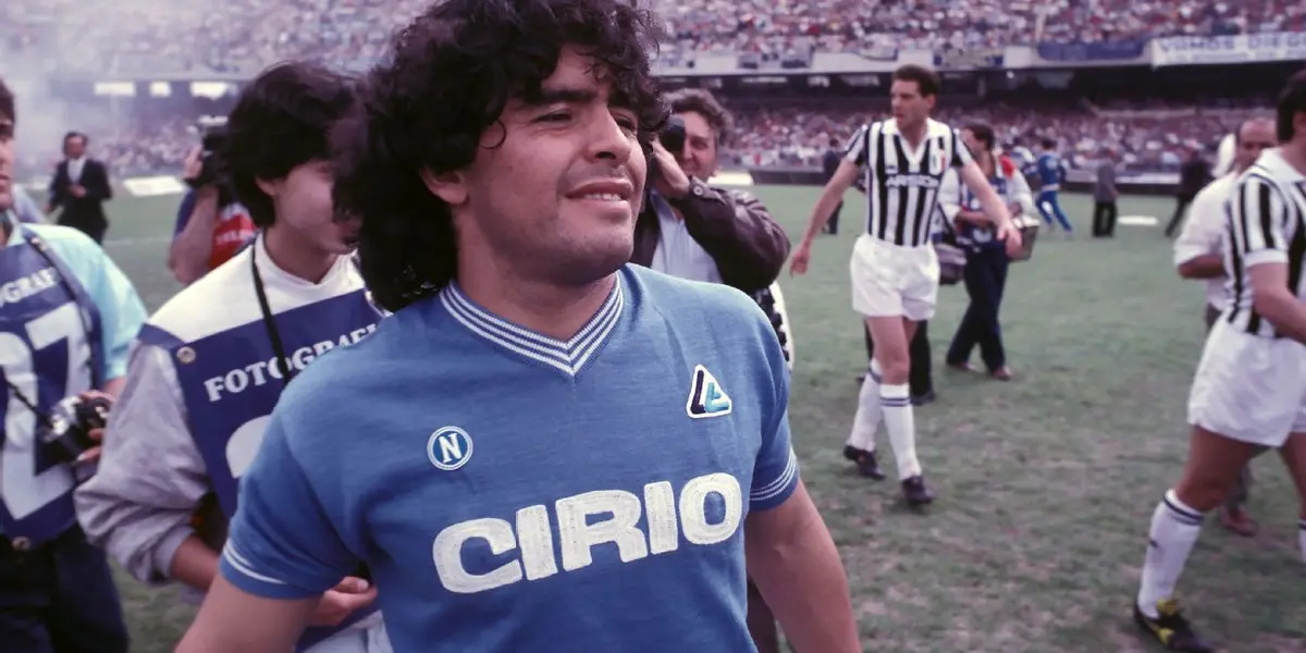 Diego Armando Maradona revolucionó al mundo del fútbol en el año 1984 cuando pasó del Barcelona al Napoli. El 19 de agosto de ese mismo año fue su presentación ante River Plate en un Estadio San Paolo repleto de hinchas ¿Cómo terminó ese amistoso? Toda la información acá.