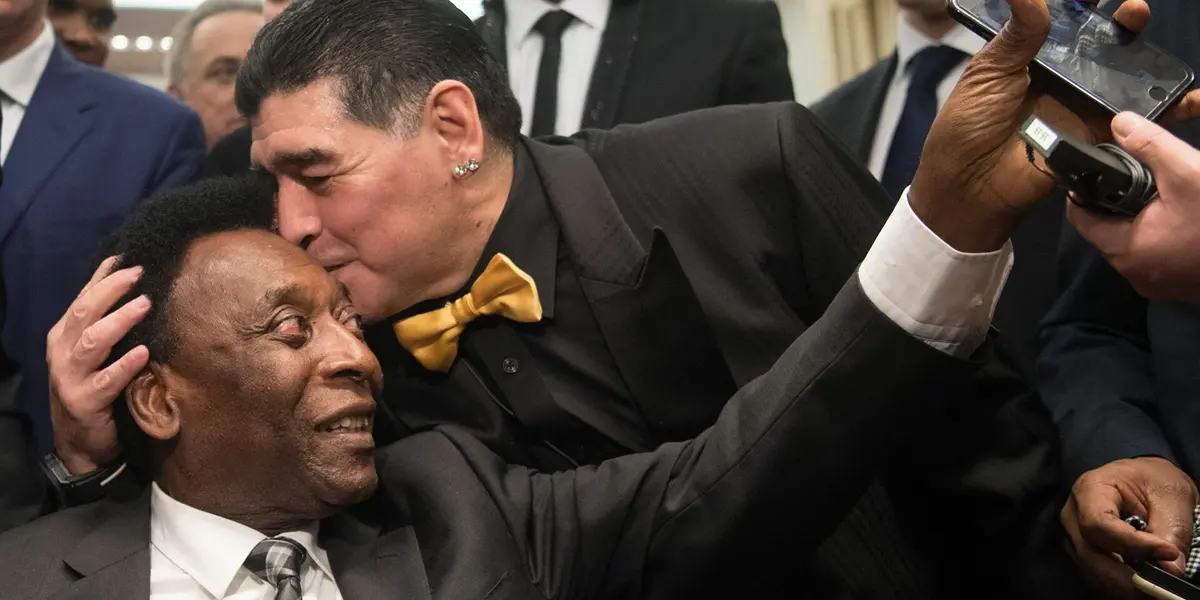 Diego Maradona y Pelé son considerados como los mejores futbolistas de toda la historia del fútbol, sus grandes desempeños a nivel clubes y selección hicieron que la gente los califique con mucha autoridad por encima de los demás jugadores ¿Cuál es la rivalidad que hay entre ellos? Enterate acá de esta historia.