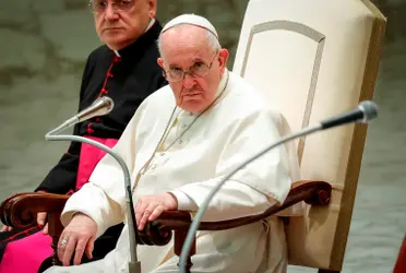 El 30 del París Saint Germain le envió una de sus camisetas autografiadas al Sumo Pontífice.