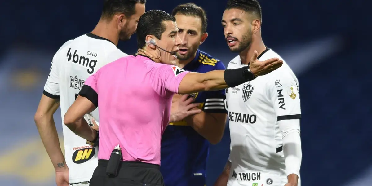 El actual dirigente del Xeneize se mostró muy enojado por el partido del último martes.