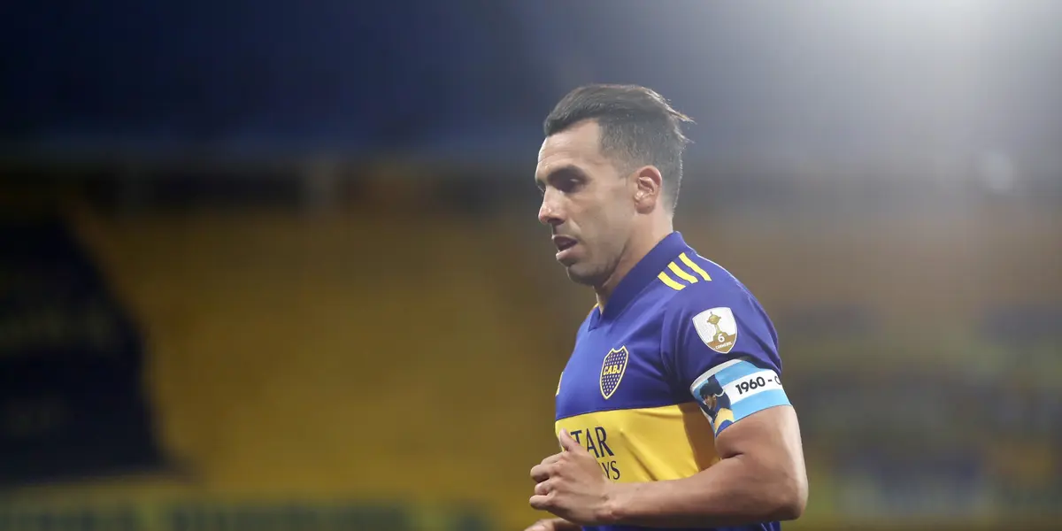 El Apache mostró su colección privada de camisetas y trofeos en las redes sociales.