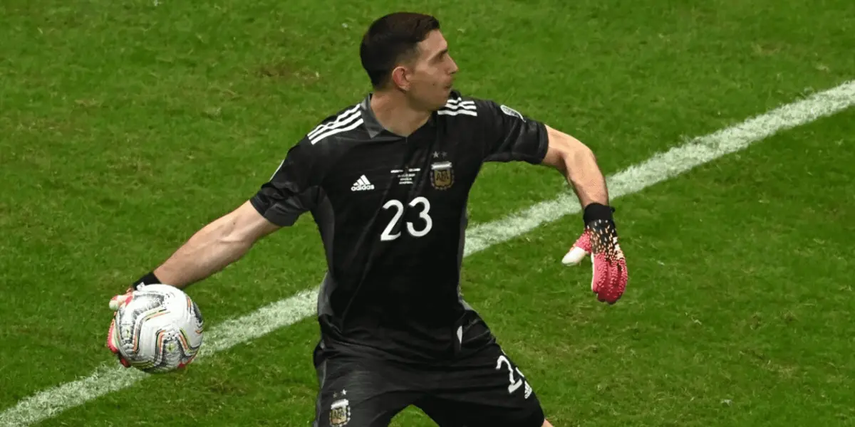 El argentino continúa con la pretemporada en el Aston Villa y sus reflejos se encuentran intactos