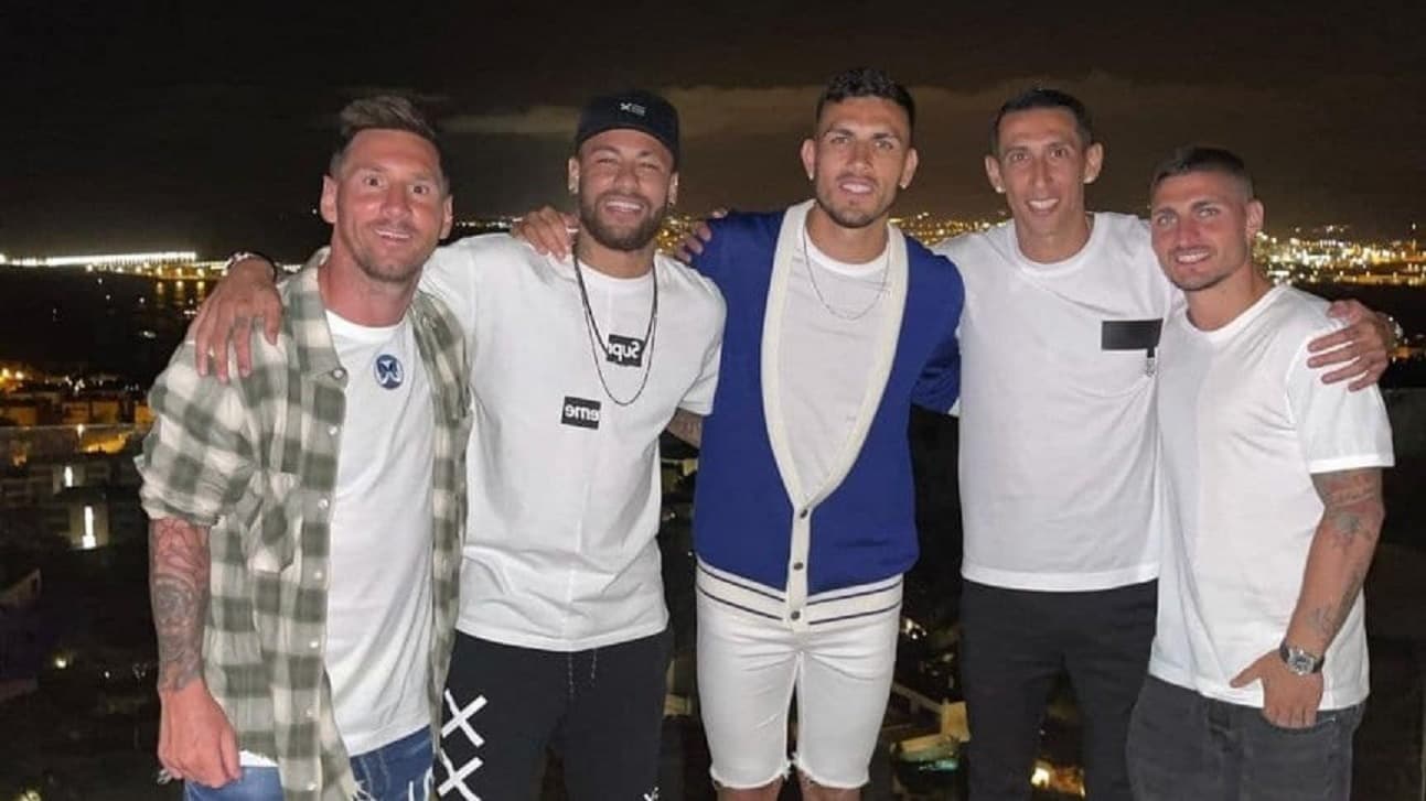 El argentino explicó cómo llegó a cenar con los jugadores del París Saint Germain.