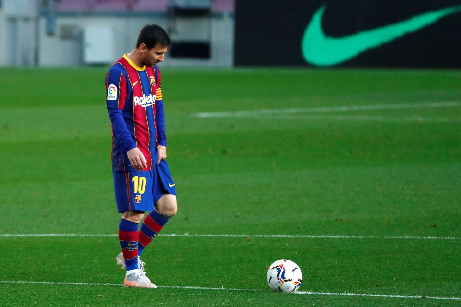 El argentino todavía no extendió su contrato con el club catalán, porque restan definir detalles como las rebajas salariales. ¿Corre peligro su continuidad?