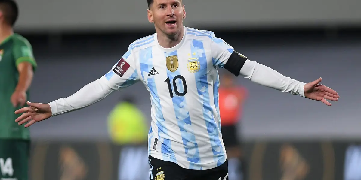 El argentino tuvo una noche de ensueño en el Monumental, donde convirtió un triplete frente a Bolivia.