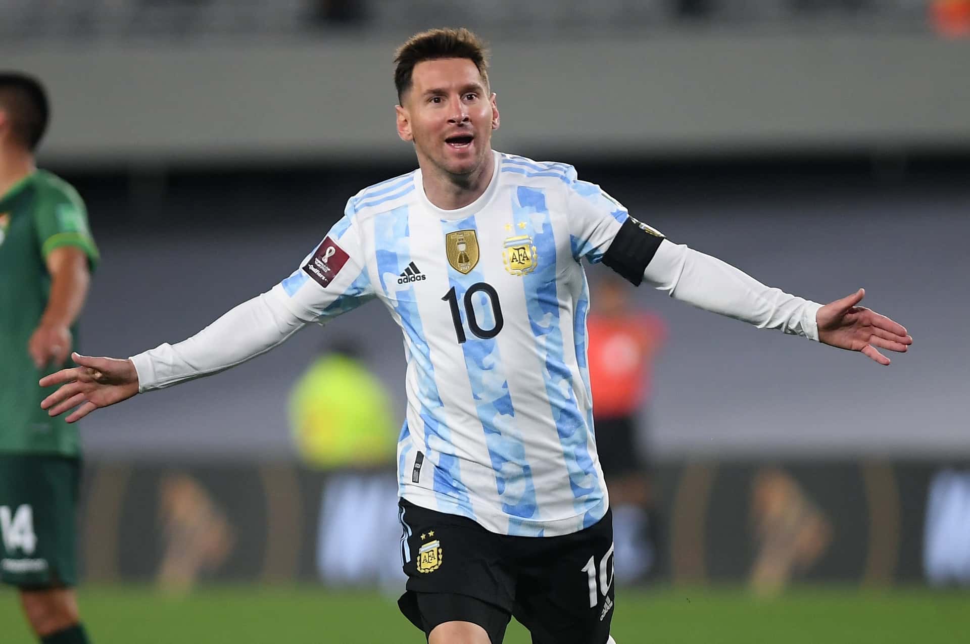 El argentino tuvo una noche de ensueño en el Monumental, donde convirtió un triplete frente a Bolivia.