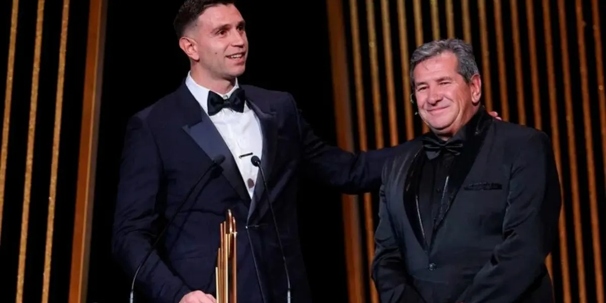 El arquero argentino se impuso contra otras grandes figuras en la ceremonia del Balón de Oro.