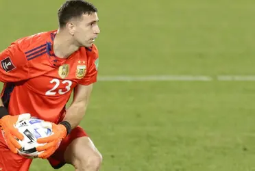 El arquero argentino tuvo una buena noche en el triunfo de la Selección argentina ante Uruguay y luego del partido se acordó del partido del próximo martes.