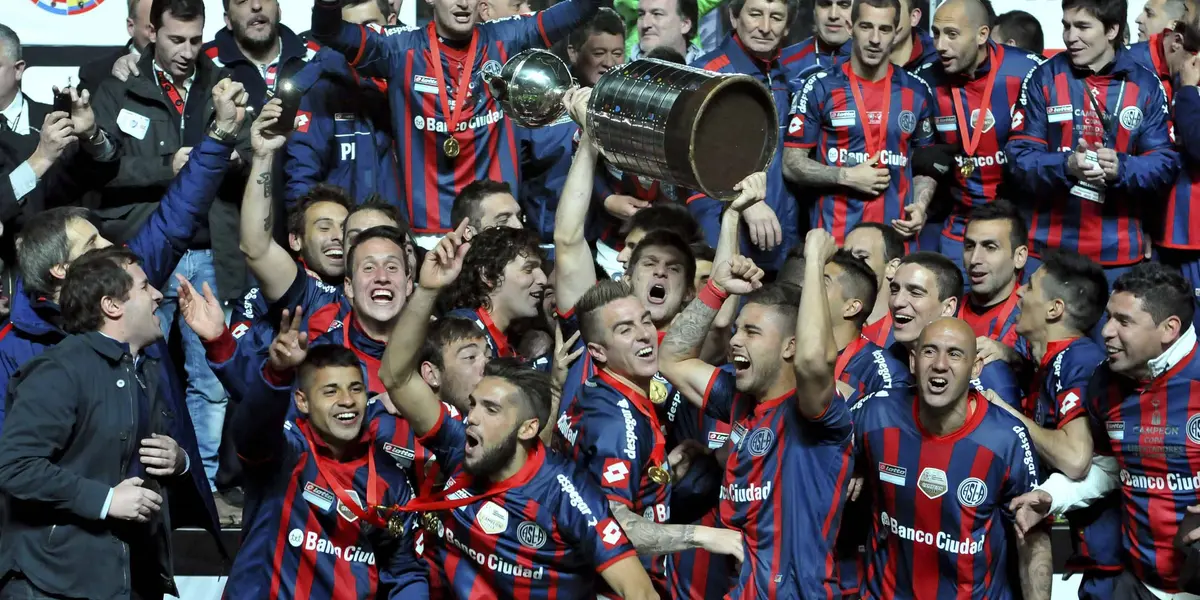 El arquero de 41 años volvió a poner la firma para seguir en el Ciclón.