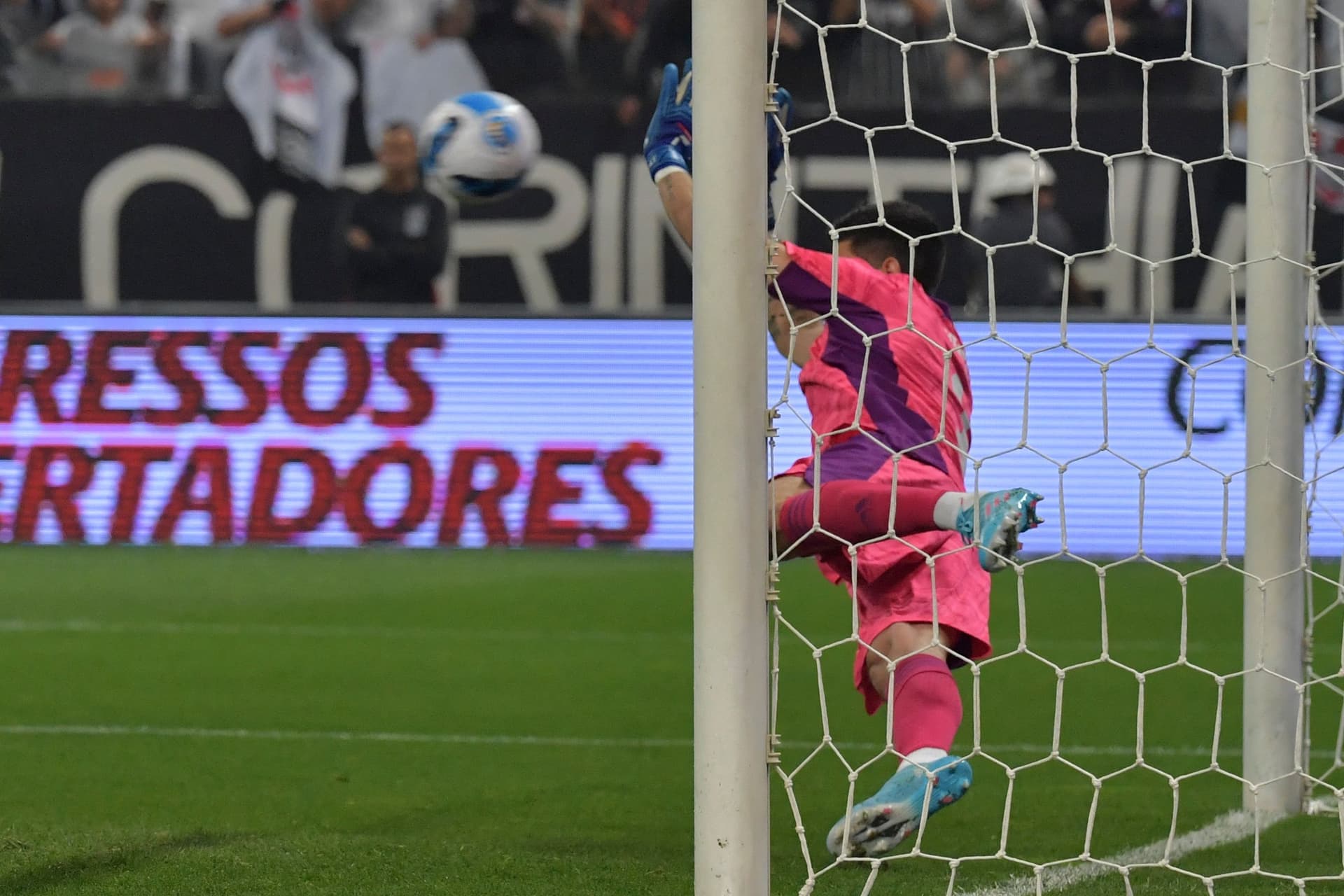 El arquero de Boca fue el gran responsable de que el Xeneize no terminase el primer tiempo en desventaja.