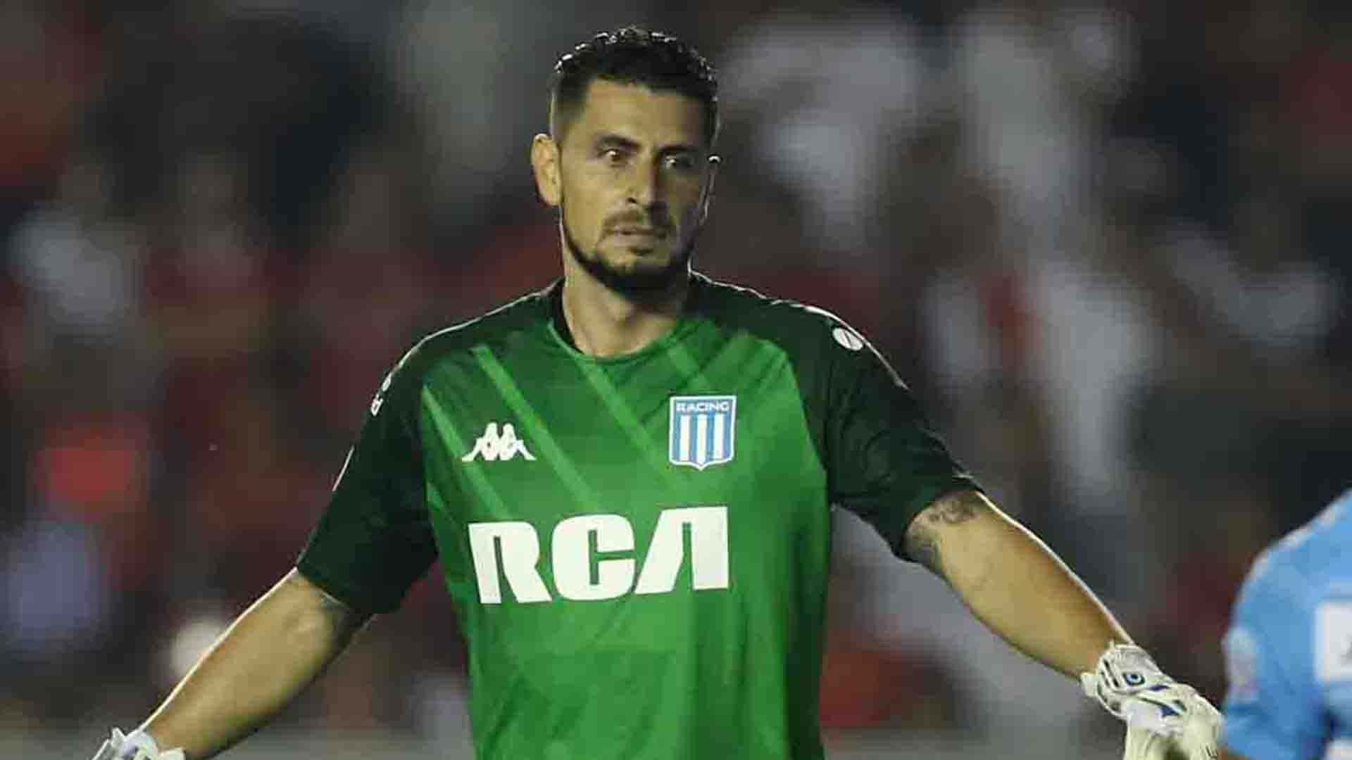 El arquero de la Academia se puso del lado del árbitro tras la polémica en el clásico de Avellaneda.