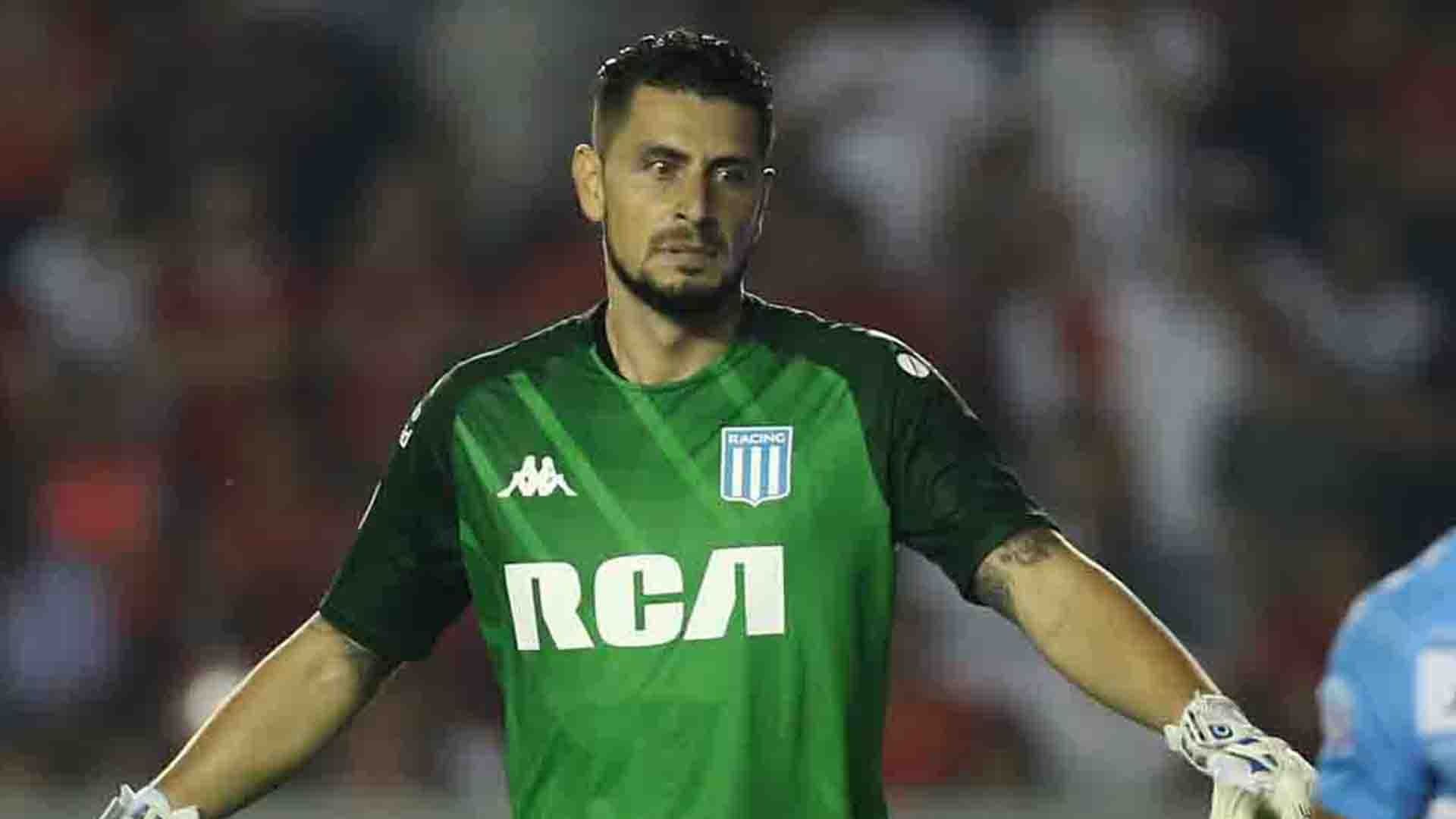 El arquero de la Academia se puso del lado del árbitro tras la polémica en el clásico de Avellaneda.