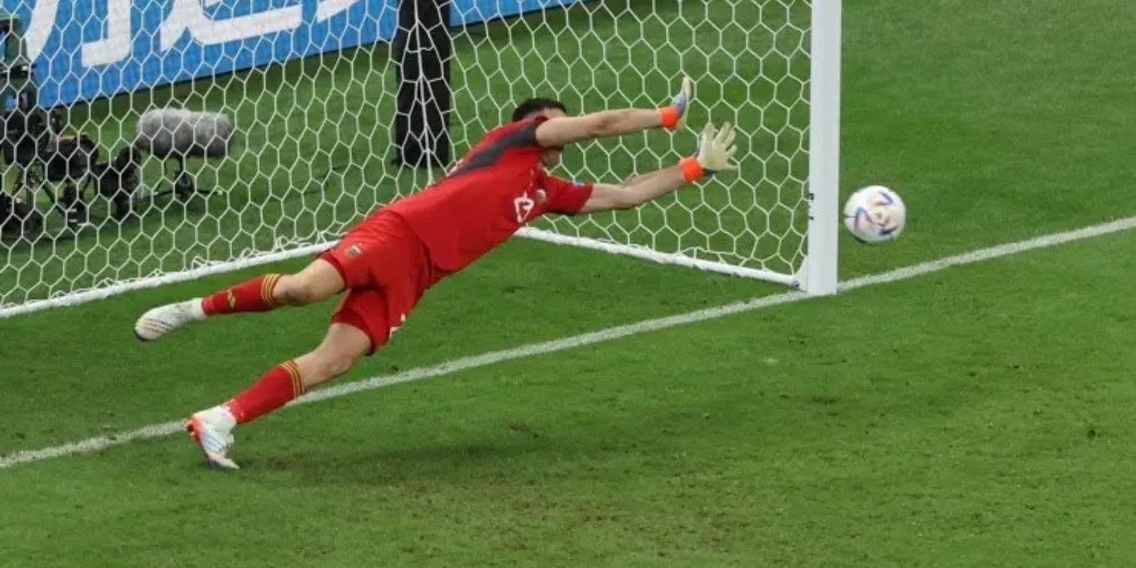 El arquero de la Scaloneta fue la figura en la tanda de penales, para darle la clasificación a las semifinales a su equipo.