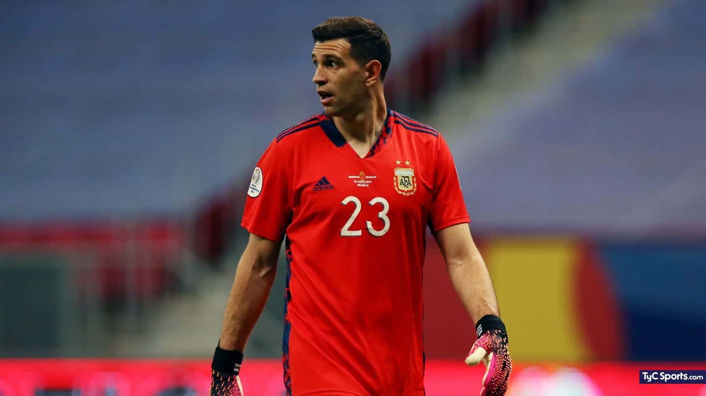 El arquero de la Selección Argentina recibirá un galardón y llega hasta ahora en buenas condiciones a la cita mundialista.