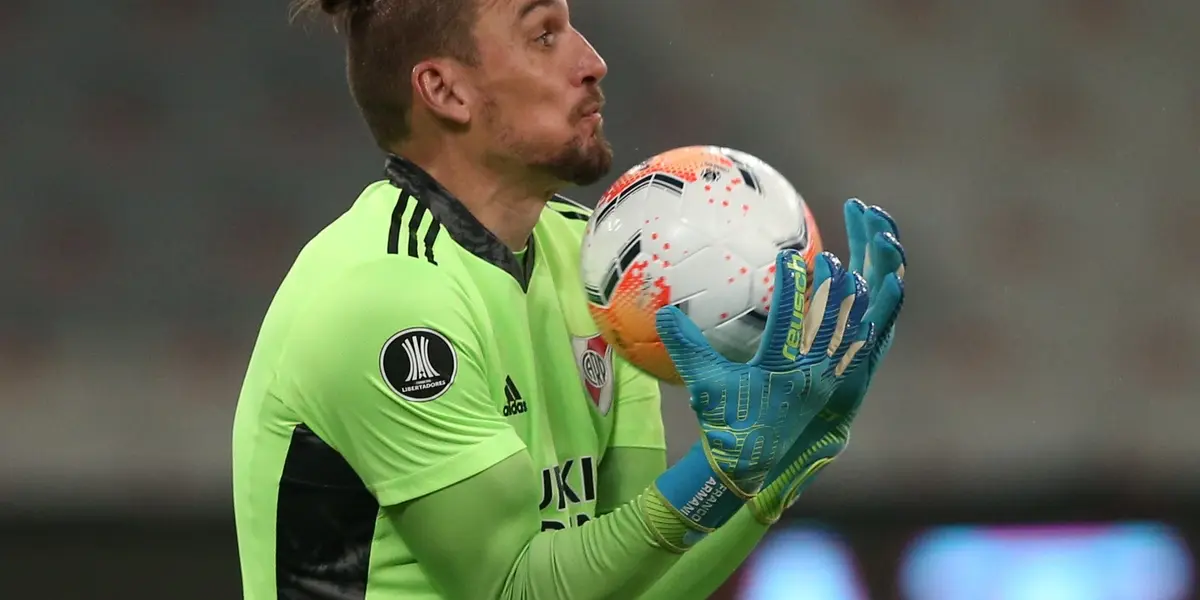 El arquero de River Plate superó al campeón de l mundo en 1978 con la Selección Argentina.
